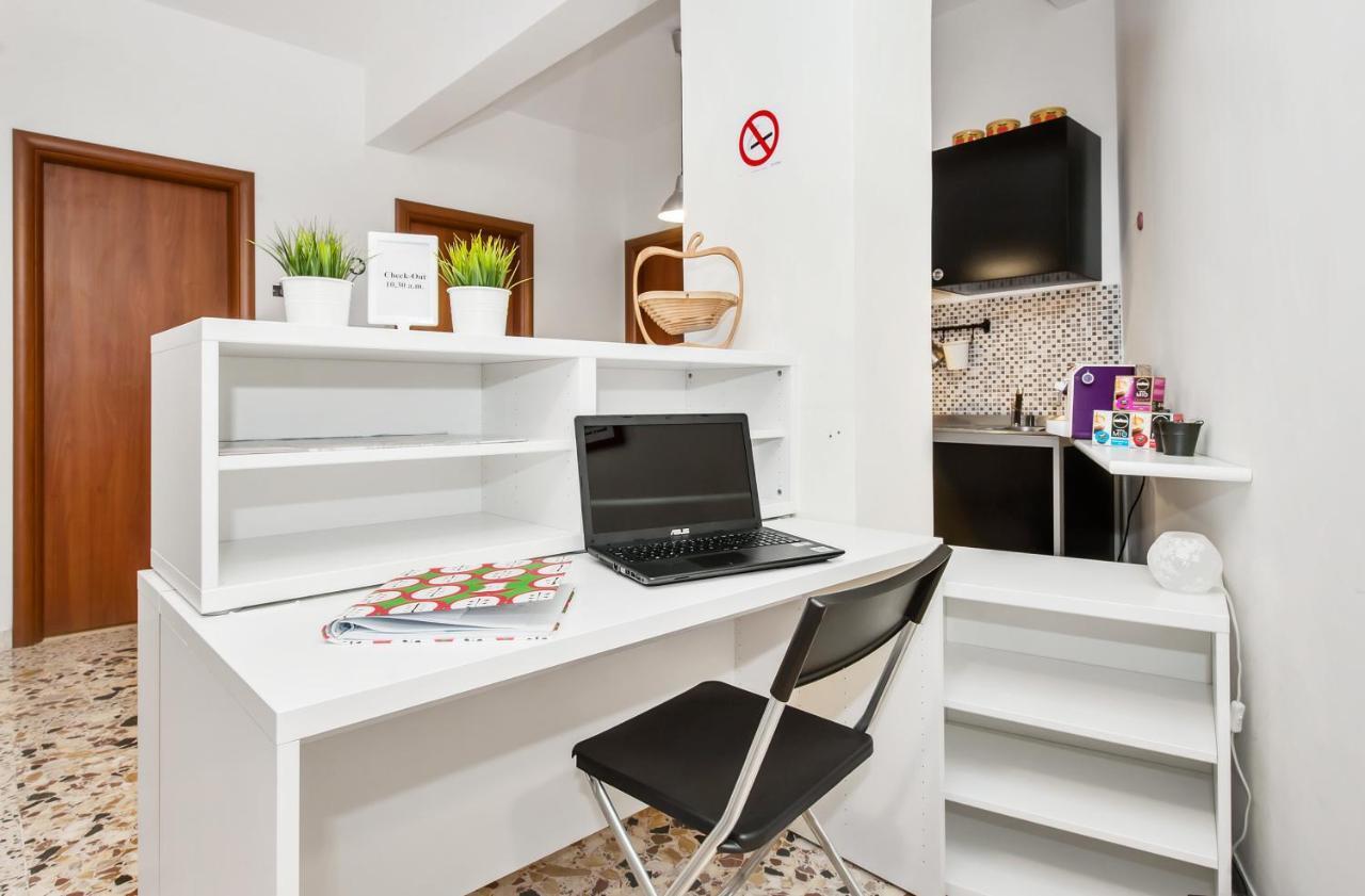 La Mela Di Roma Apartment Room photo